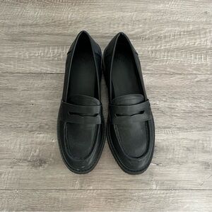 NWOT UO Jules Chunky Loafers